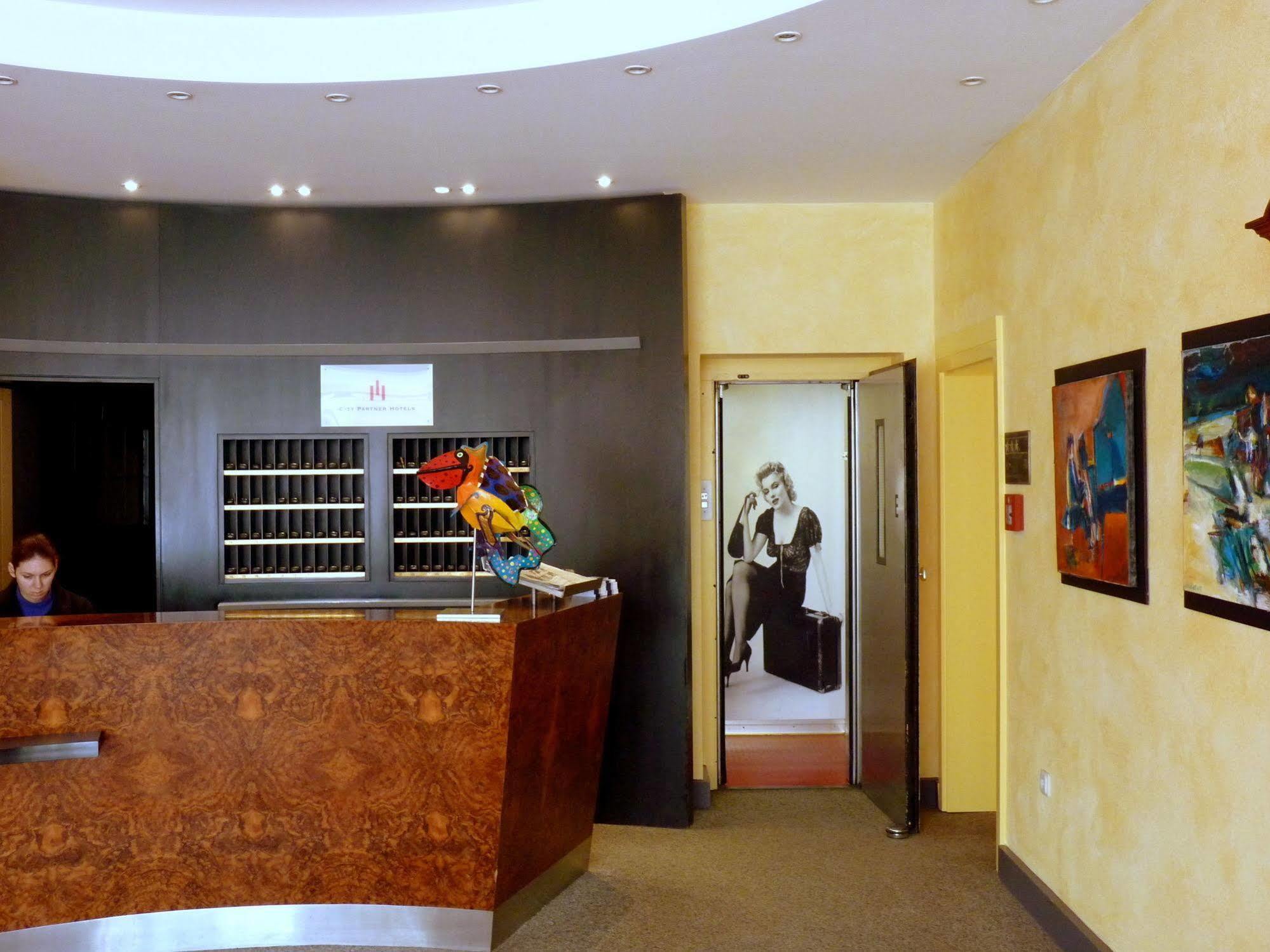 Retro - Art - Hotel Люнен Экстерьер фото